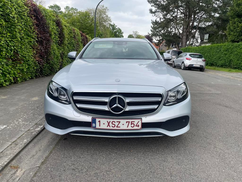 Mercedes E klasse 220D, Autos, Cuir, Argent ou Gris, Euro 6, Carnet d'entretien