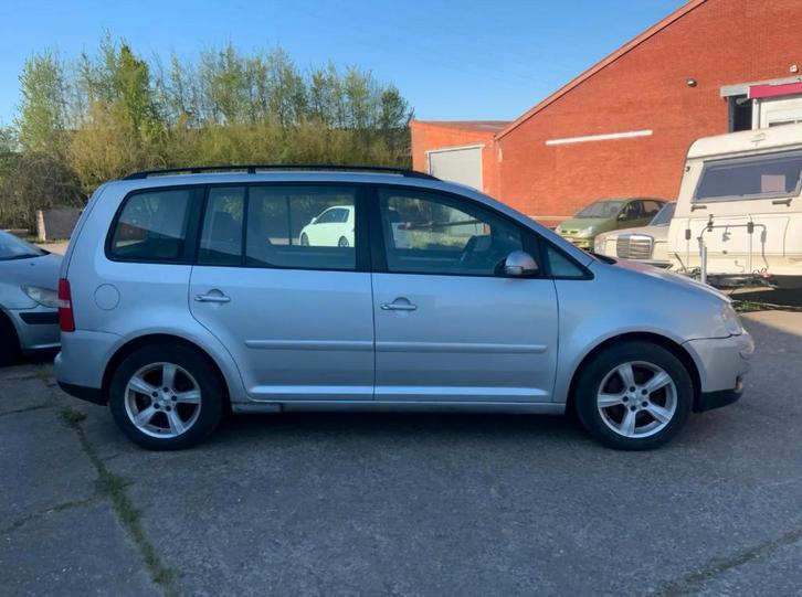VW Touran 2.0 FSI (2005) - Slechts 95.000 km, Auto's, Volkswagen, Particulier, Touran, Benzine, 5 deurs, Handgeschakeld, Zilver of Grijs