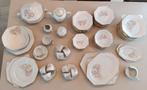 Service porcelaine de Limoges décor floral 100 pièces, Antiquités & Art, Enlèvement