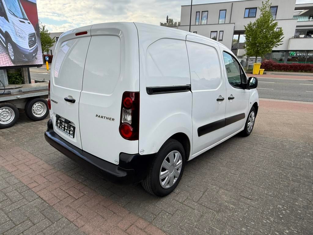 Peugeot Partner euro 6 diesel, Auto's, Bestelwagens en Lichte vracht, Voorwielaandrijving, Stof, 4 cilinders, 1600 cc