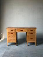 Vintage houten bureau met lades, Ophalen, Zo goed als nieuw, Bureau