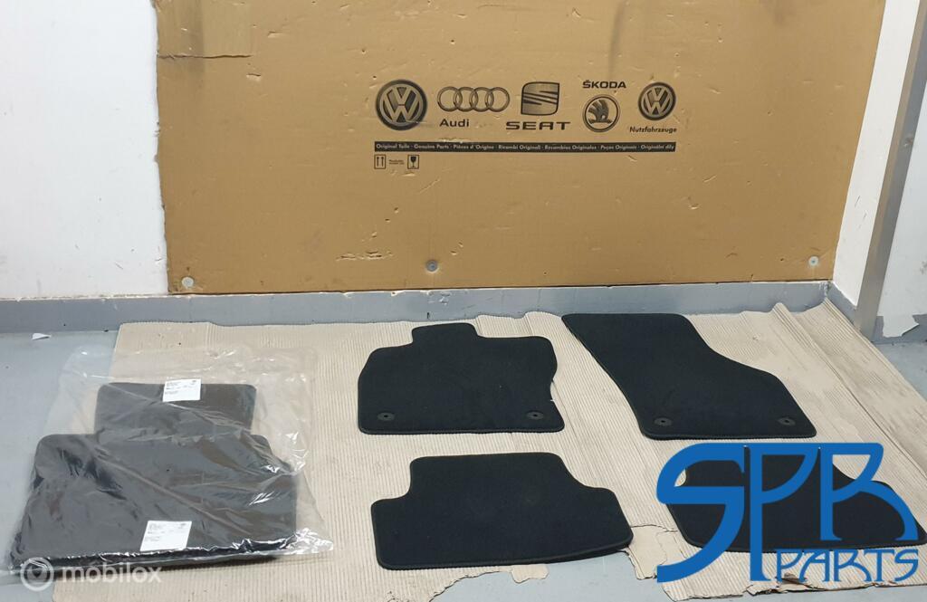 GOLF 7 SPORTSVAN VII ORIGINEEL NIEUW Matten SET MATTENSET, Volkswagen, Nieuw, Ophalen of Verzenden, Volkswagen
