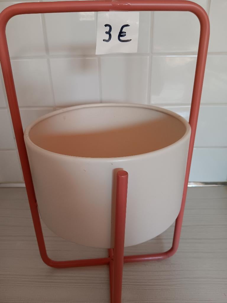 Voor bloempotje of plantje in te zetten in mooie staat, Ophalen, Zo goed als nieuw