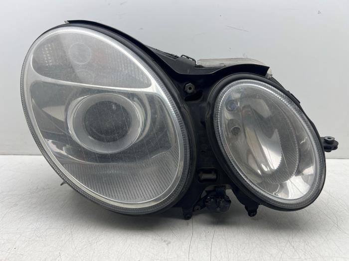 Phare droit d'un Mercedes E-Klasse, Autos : Pièces & Accessoires, 3 mois de garantie, Utilisé, -, -