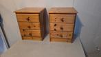 twee dennenhouten nachtkastjes met drie laden 40€ in, Ophalen of Verzenden, Hout