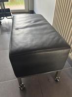 Design JORI leren hocker / voetenbank met wieltjes, Huis en Inrichting, Ophalen, Zo goed als nieuw