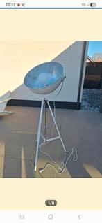 Staande witte lamp, Ophalen