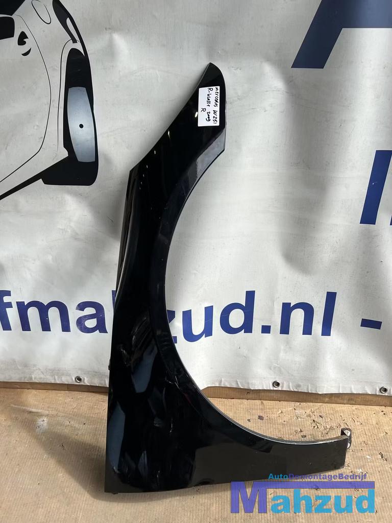 MERCEDES R KLASSE W251 ZWART rechts scherm zijscherm 2005-20, Gebruikt, Mercedes-Benz AG, Mercedes-Benz, Mercedesstrasse 120
70372  Stuttgart, DE