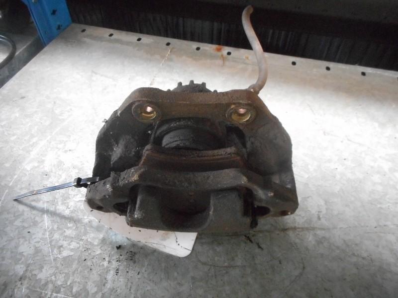 ETRIER DE FREIN AVANT DROIT Peugeot 206 (2A / C/H/J/S), Utilisé, Peugeot