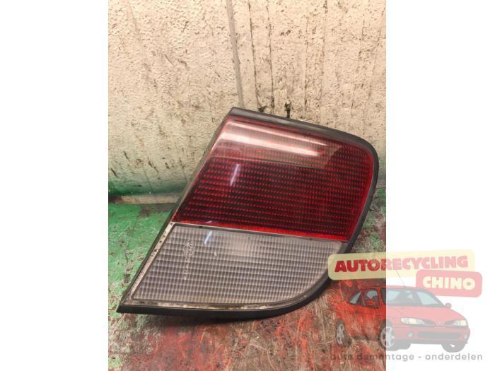 Achterlicht rechts van een Nissan Almera, Auto-onderdelen, Verlichting, Nissan, Gebruikt, 3 maanden garantie, Ophalen of Verzenden
