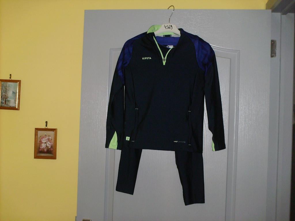 a vendre training enfant, Kinderen en Baby's, Kinderkleding | Maat 128, Ophalen of Verzenden, Nieuw, Jongen, Overige typen