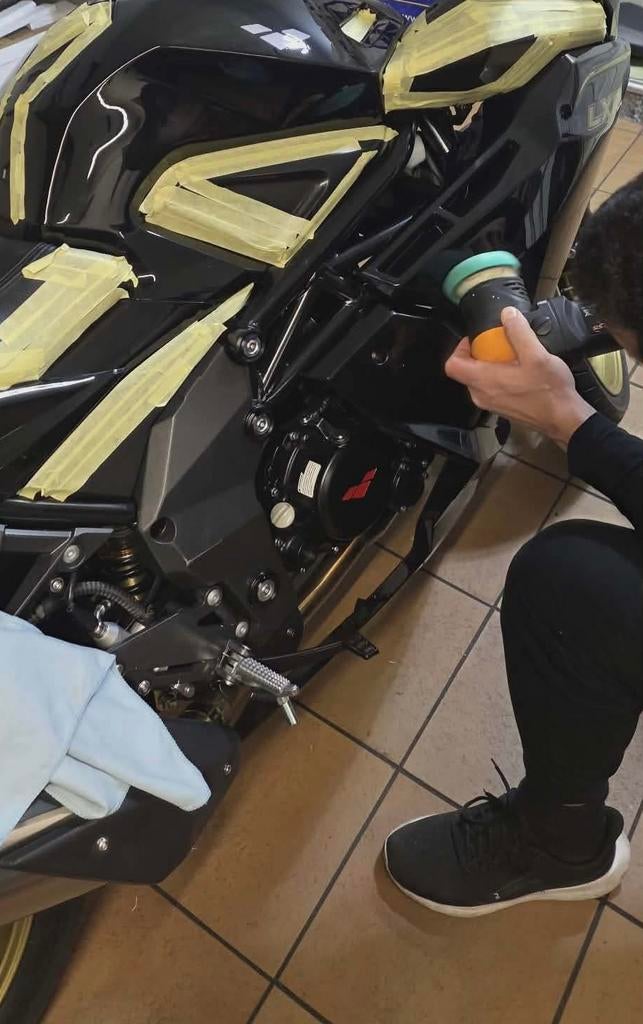 Polissage Moto, Enlèvement