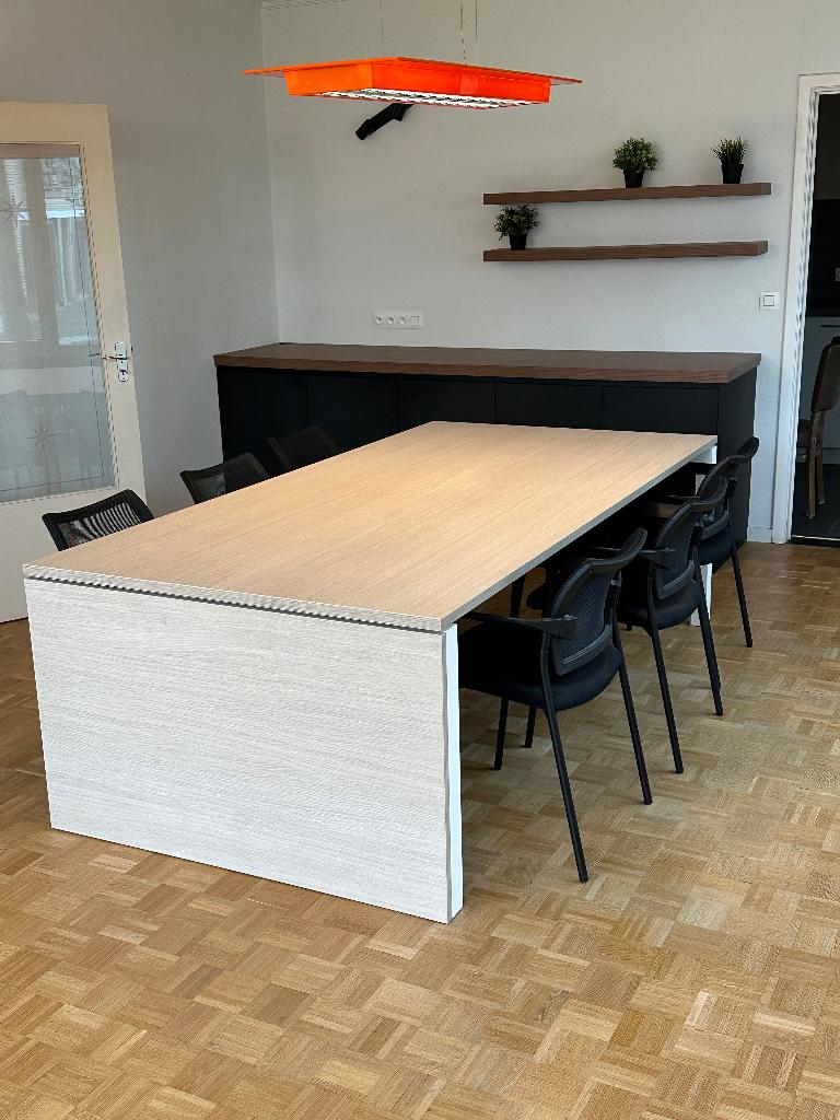 vergadertafel 6 personen + 6 vergaderstoelen, Vergader- of Presentatieruimte, Ophalen, Gebruikt