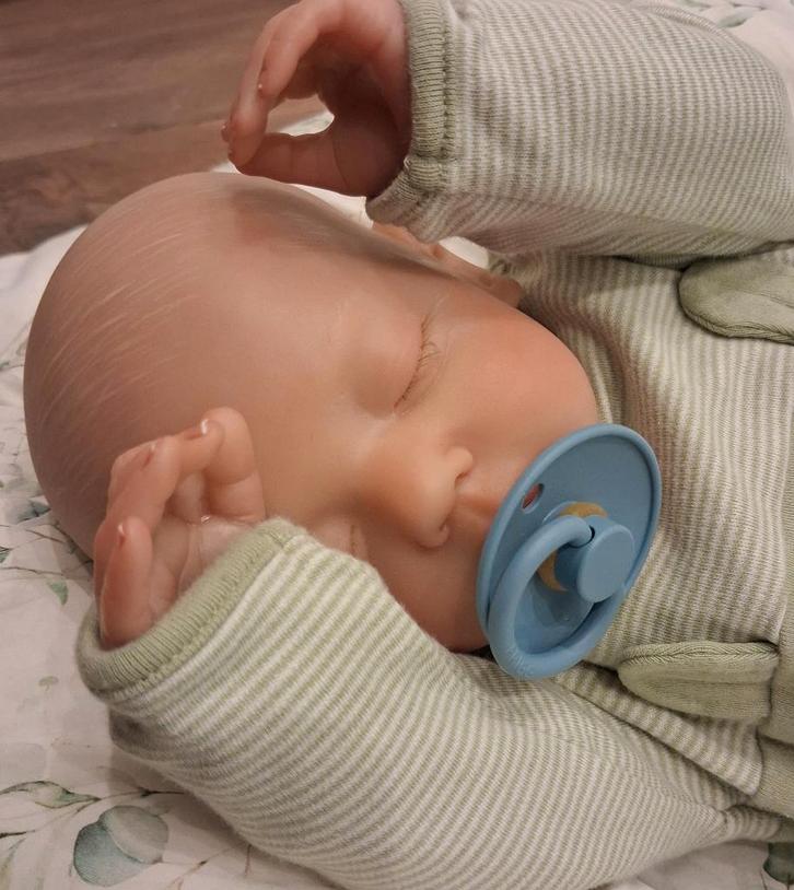 Reborn baby pop, Verzamelen, Poppen, Zo goed als nieuw, Pop, Levensecht of Reborn, Ophalen of Verzenden