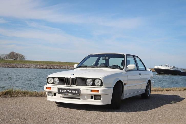 BMW 3-serie E30 318is mtech 2, Auto's, BMW, Particulier, Centrale vergrendeling, Elektrische ramen, Ophalen