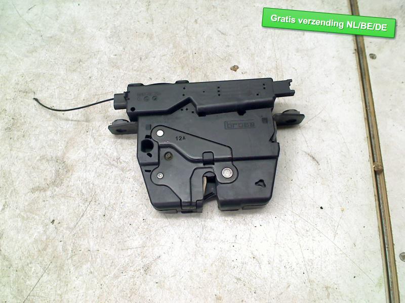 SERRURE COFFRE BMW 5 serie Touring (F11) (512471912), Dhr. R. de Gouw, Haillon arrière, Utilisé, Info@123Parts.nl