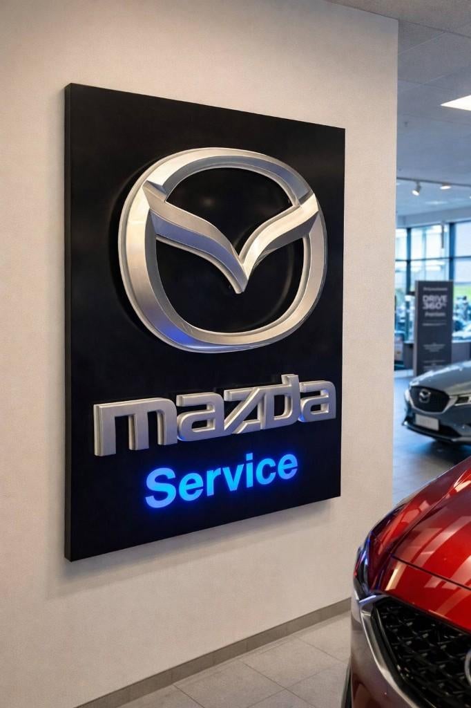 Gigant van een lichtreclame, lichtbak Mazda Service., Verzamelen, Merken en Reclamevoorwerpen, Gebruikt, Lichtbak of (neon) lamp