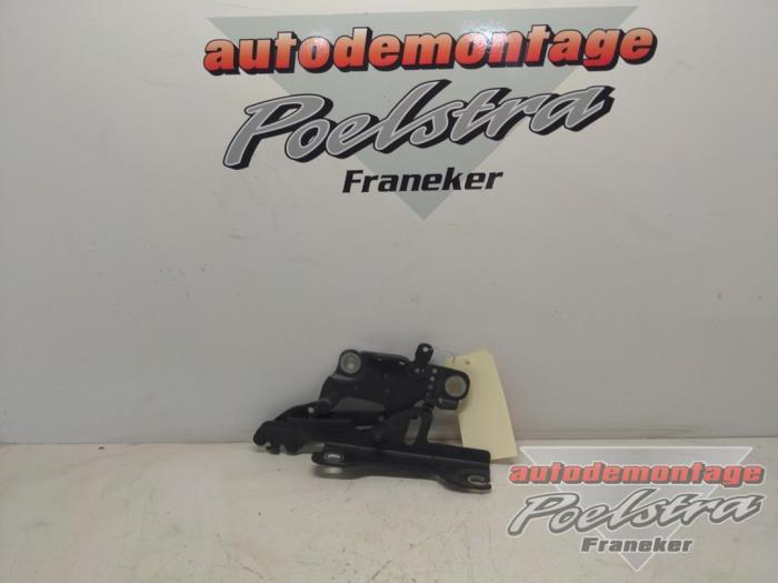 Charnière capot d'un BMW 1-Serie, -, 3 mois de garantie, Utilisé, -