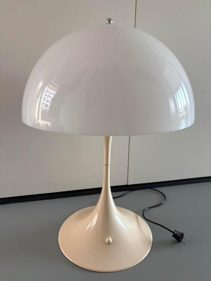 Verner Panton Panthella tafellamp, Huis en Inrichting, Lampen | Tafellampen, Zo goed als nieuw, Kunststof, Ophalen of Verzenden