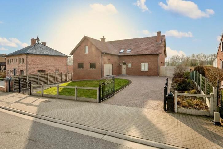 Ruime woning te Rozebeke UIT DE HAND TE KOOP, Immo, Huizen en Appartementen te koop, Provincie Oost-Vlaanderen, 1000 tot 1500 m²