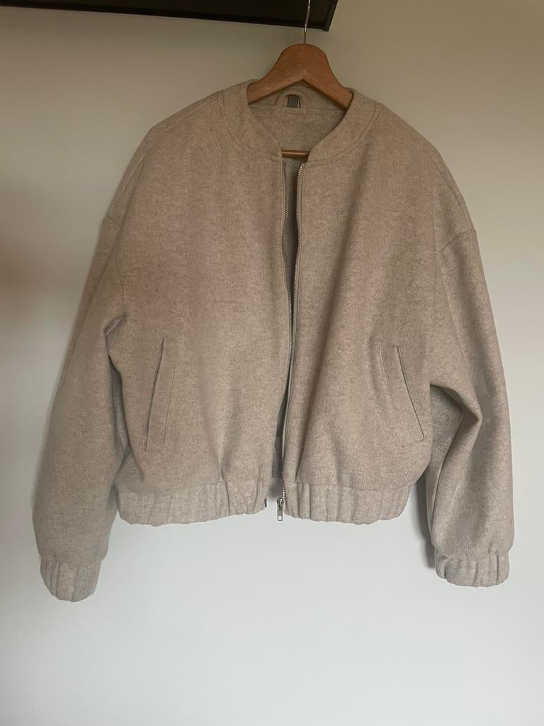 Zeer mooi beige jasje maat 42, Kleding | Dames, Jassen | Zomer, Ophalen of Verzenden, Zo goed als nieuw, Maat 42/44 (L), Beige