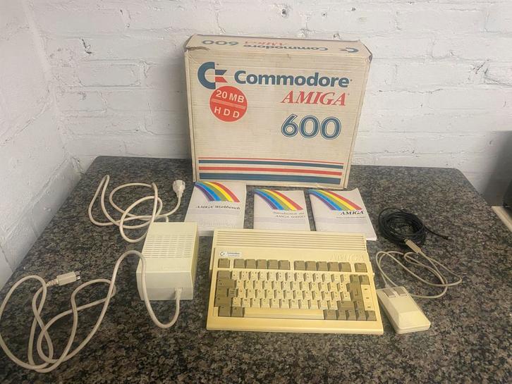 Commodore Amiga 600 HD compleet in doos + 4 spellen, Computers en Software, Vintage Computers, Ophalen