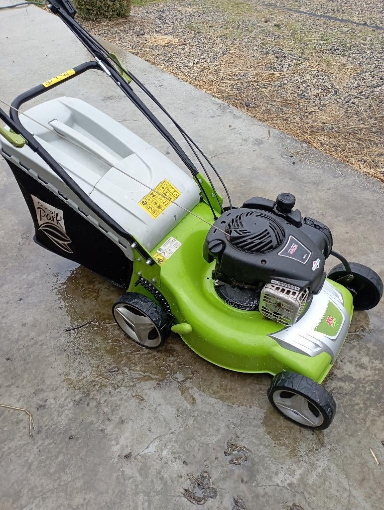 Central Park benzine125 cc , 46 cm , zelf trekker., Ophalen, Gebruikt