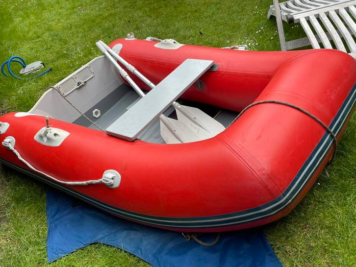 Leuk bootje inclusief 2 motoren draagtas en vloer, Watersport en Boten, Rubberboten, Gebruikt, Overige merken, Hout, Minder dan 70 pk