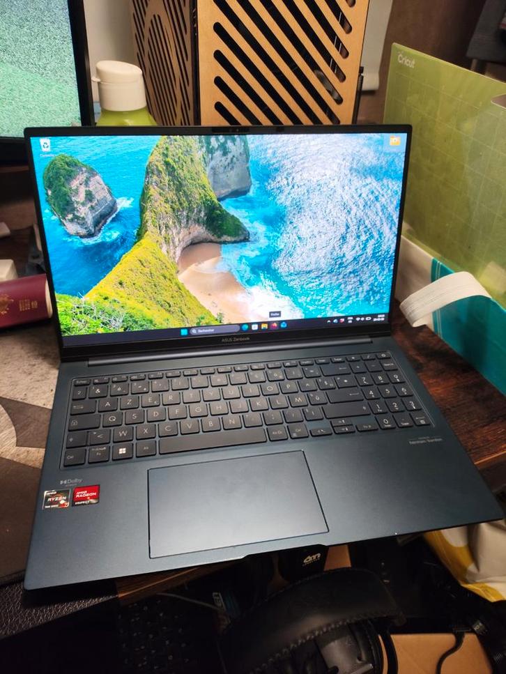 Pc portable Asus zenbook 15 UM3504 OLED, Informatique & Logiciels, Ordinateurs portables Windows, Comme neuf, 15 pouces, SSD, 16 GB