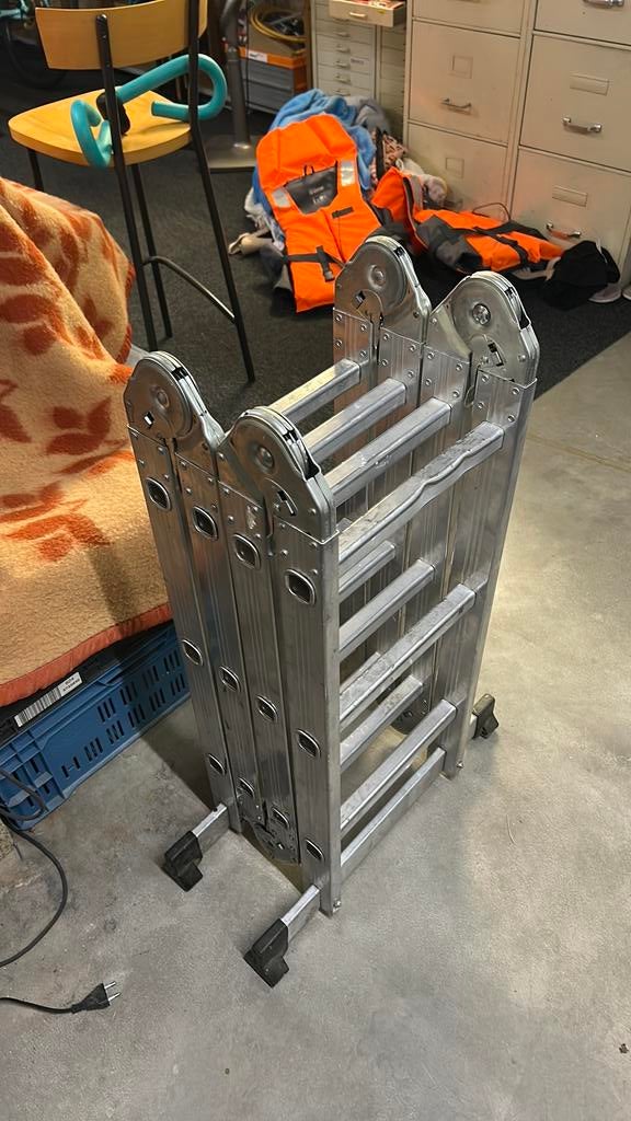 Opvouwladder, Ophalen, Zo goed als nieuw, Ladder