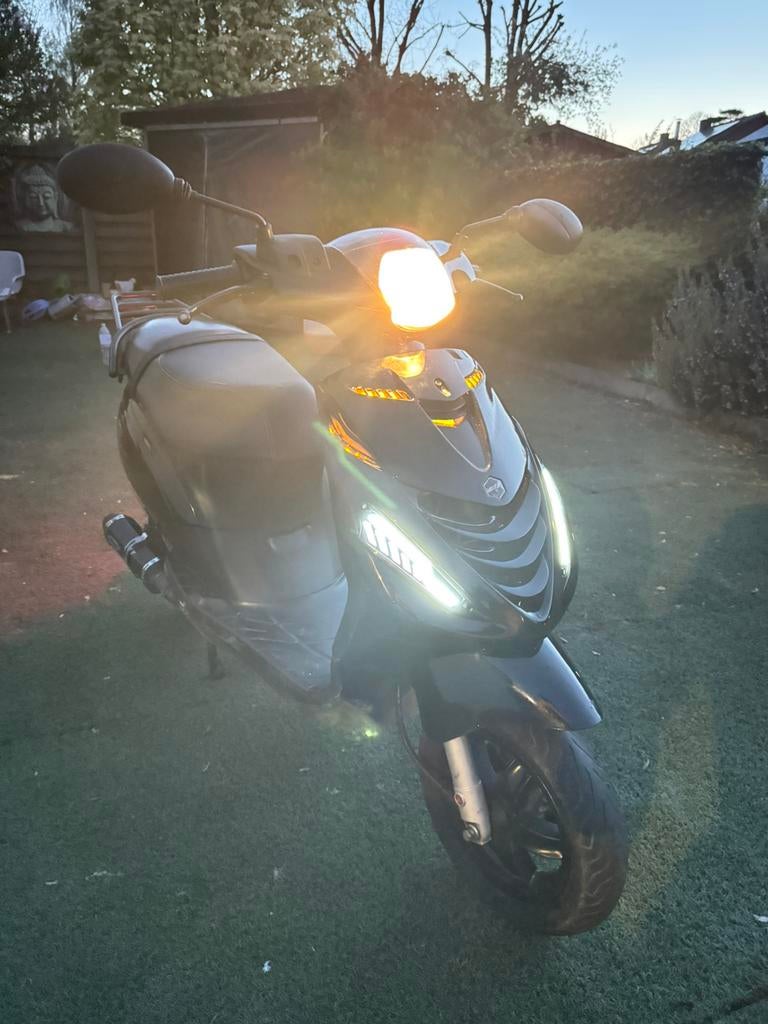 Piaggio zip 4 takt 80cc Malossi B-klasse, Vélos & Vélomoteurs, Scooters | Piaggio, Utilisé, Zip, Classe B (45 km/h), Essence, Enlèvement ou Envoi
