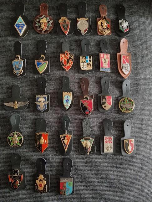 Plusieurs breloques de l'Armée Française., Collections, Objets militaires | Général, Armée de terre, Enlèvement ou Envoi