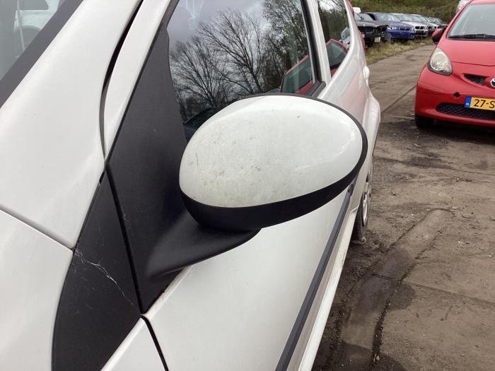 Rétroviseur extérieur gauche d'un Peugeot 107, Autos : Pièces & Accessoires, -, 3 mois de garantie, Utilisé, -