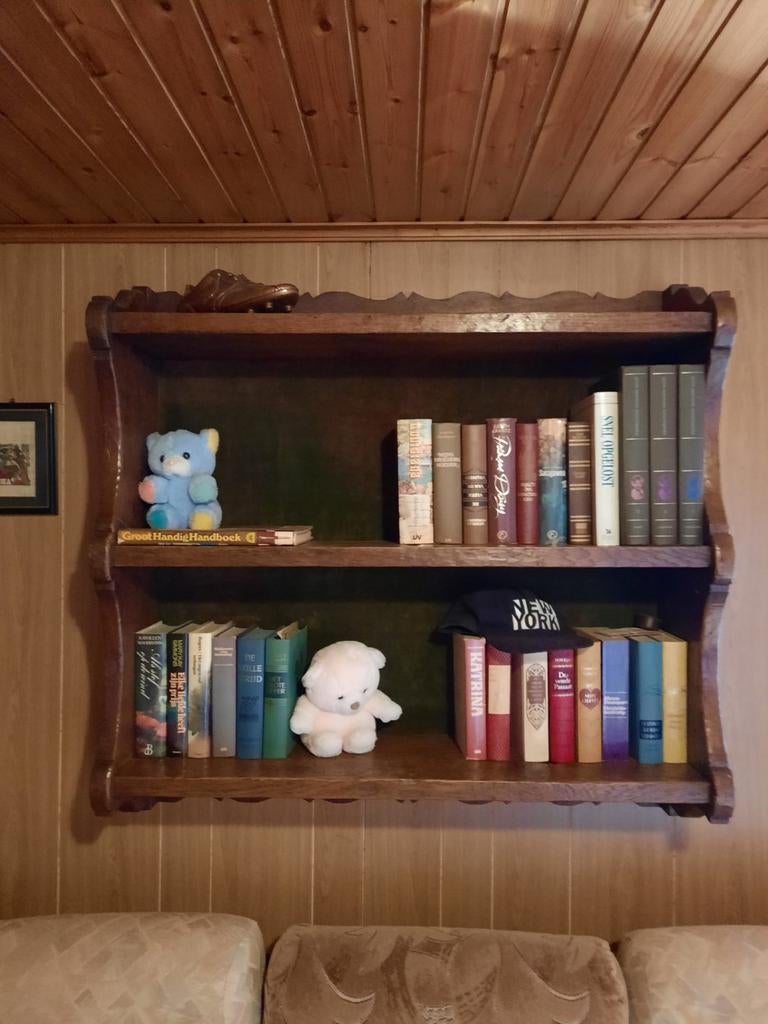 Vol eiken boekenrek, Ophalen