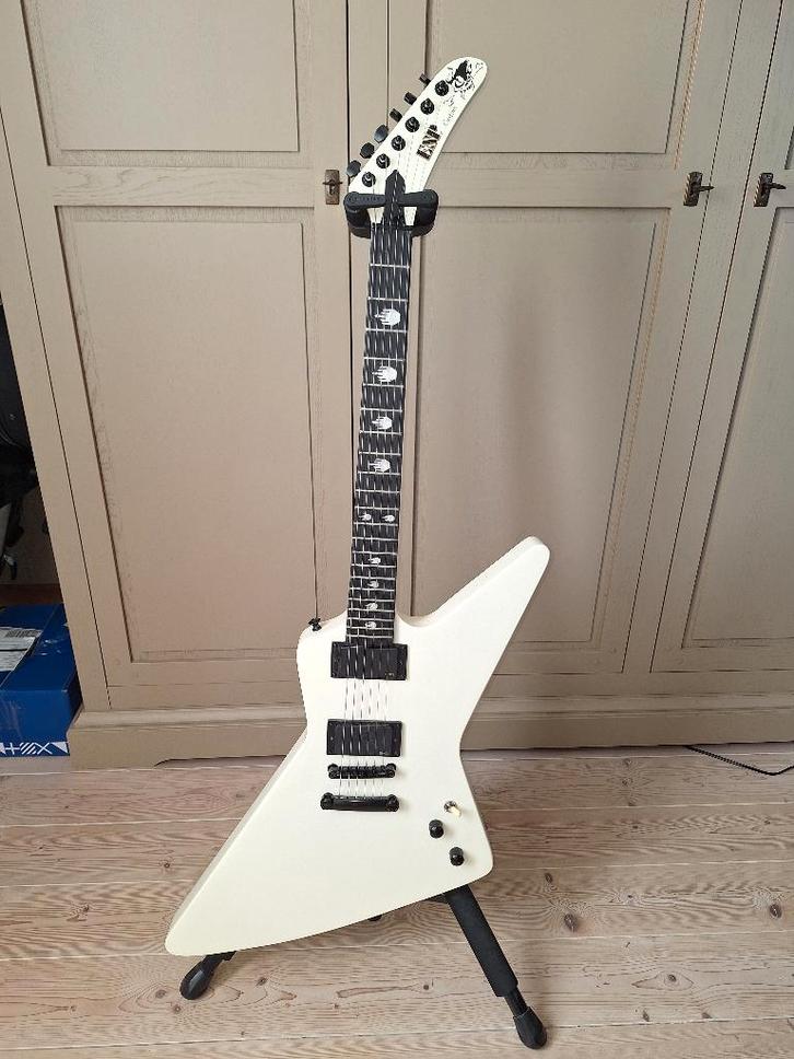 MX220 Replica – Geüpgraded met EMG 81/85, Musique & Instruments, Instruments à corde | Guitares | Électriques, Comme neuf, Solid body