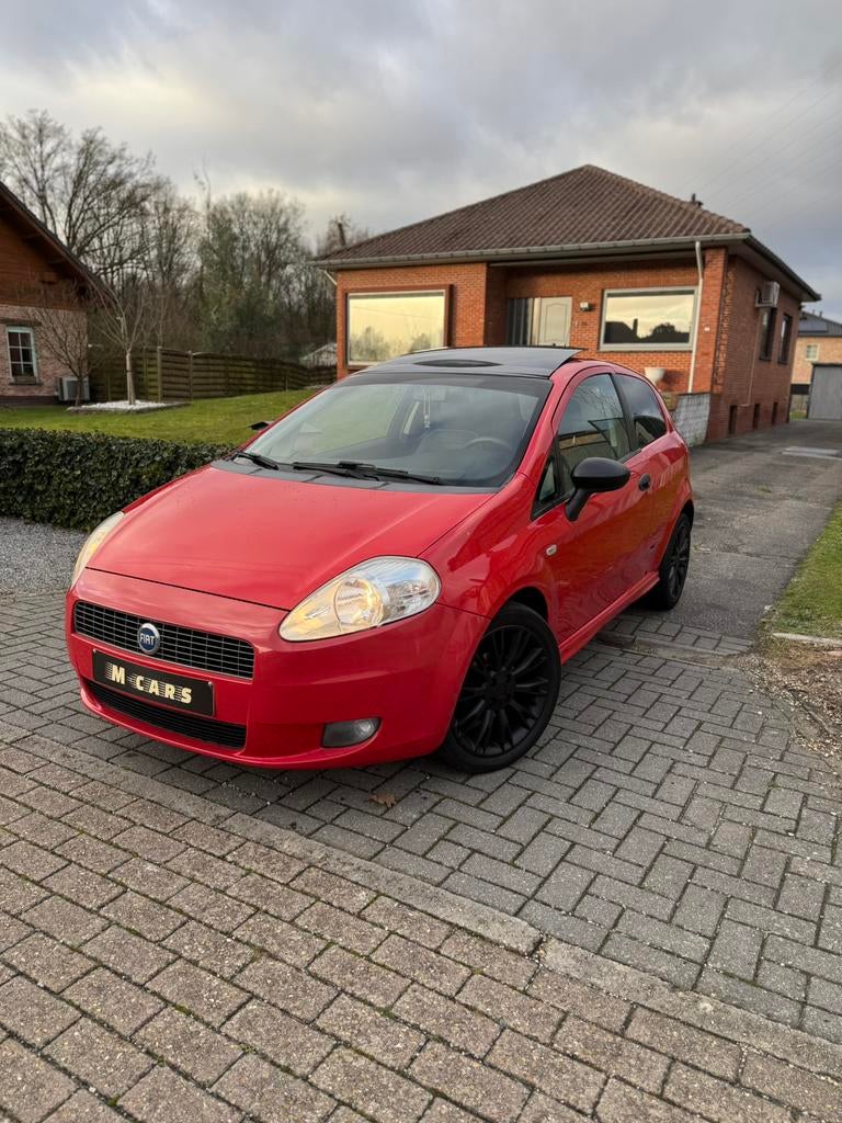 Fiat Punto 1.4 essence/toit panoramique, sièges en cuir,, Achat, Alarme, Boîte manuelle, Noir