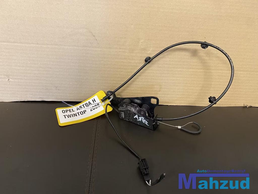 OPEL ASTRA H TWINTOP achterklep dak hendel rechts 2005-2010, Autos : Pièces & Accessoires, Opel Automobile GmbH, Opel, Bahnhofsplatz 1
65423  Russelsheim am Main, DE
