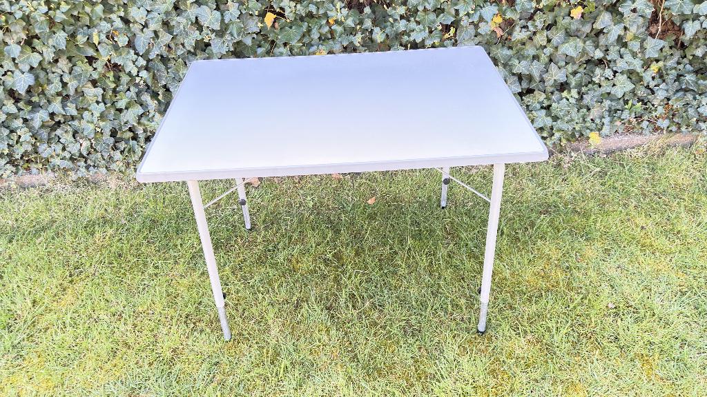 Aluminium kampingtafel 100 x 68, Caravanes & Camping, Meubles de camping, Enlèvement, Comme neuf, Table de camping