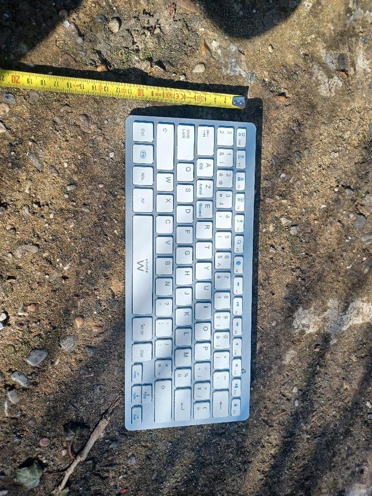 Compact Draadloos Bluetooth Toetsenbord, Computers en Software, Toetsenborden, Zo goed als nieuw, Qwerty, Draadloos, Ophalen