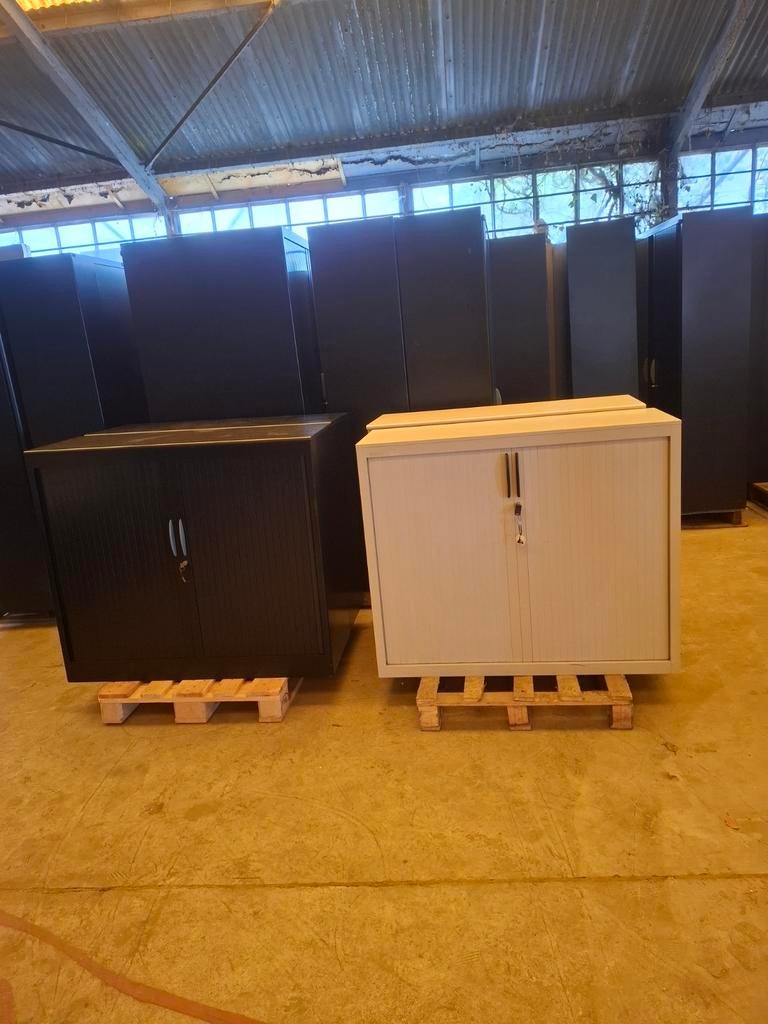 Armoires basses métalliques à rideaux, Enlèvement ou Envoi