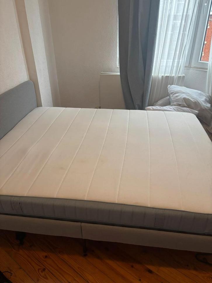 Ikea matress VESTEROY and bed SLATTUM 160x200 2024, Maison & Meubles, Chambre à coucher | Lits, Utilisé, Deux personnes, 160 cm