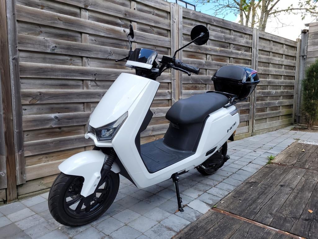 Elektrische scooter 400km  E-ultra klasse B