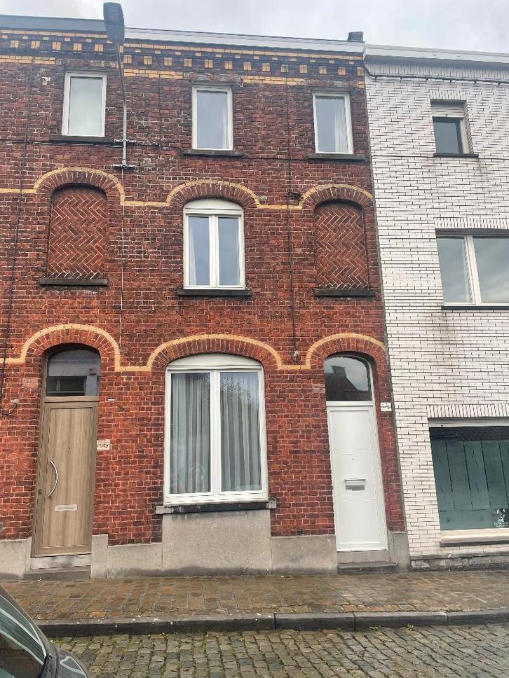 Maison 5 chambres avec jardin, Immo, Huizen en Appartementen te koop, Provincie Henegouwen, tot 200 m², Tussenwoning, D