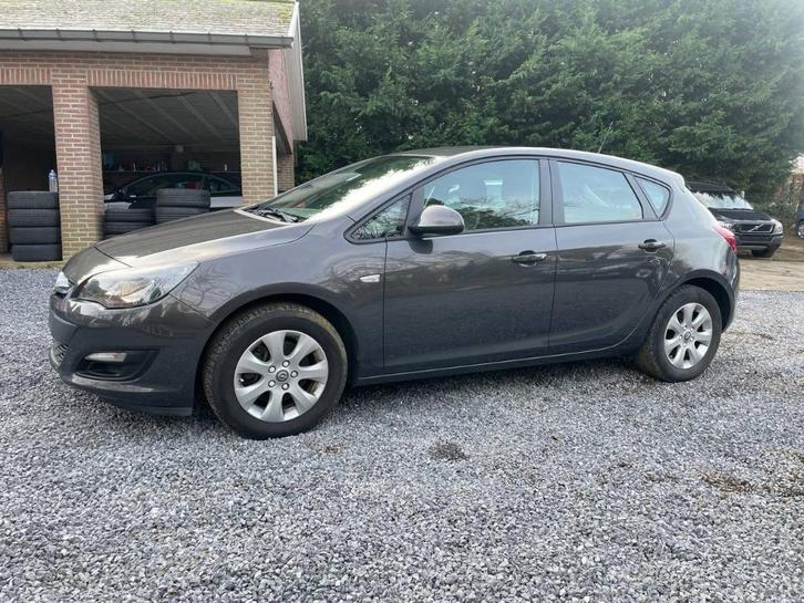 Opel Astra 1.6 diesel, Euro 6, Bluetooth…., Auto's, Opel, Bedrijf, Astra, ABS, Airbags, Airconditioning, Bluetooth, Boordcomputer