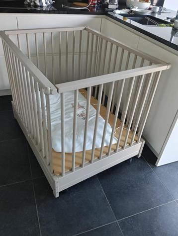 Kinder en babypark beschikbaar voor biedingen