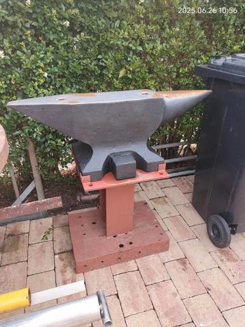 Aambeeld, aambeelden  beschikbaar voor biedingen