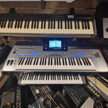 Yamaha Tyros 5 - 61 zo goed als nieuw - amper gebruikt beschikbaar voor biedingen