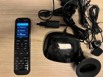 Logitech Harmony remote + Hub + 2 IR extenders  + adapters  beschikbaar voor biedingen