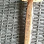 Hand made houten zwaard. Gemaakt door 13jarige kinderen., Ophalen