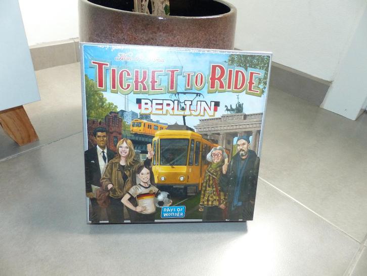 Ticket to Ride Berlijn - nieuw, Hobby en Vrije tijd, Gezelschapsspellen | Bordspellen, Nieuw, Ophalen of Verzenden